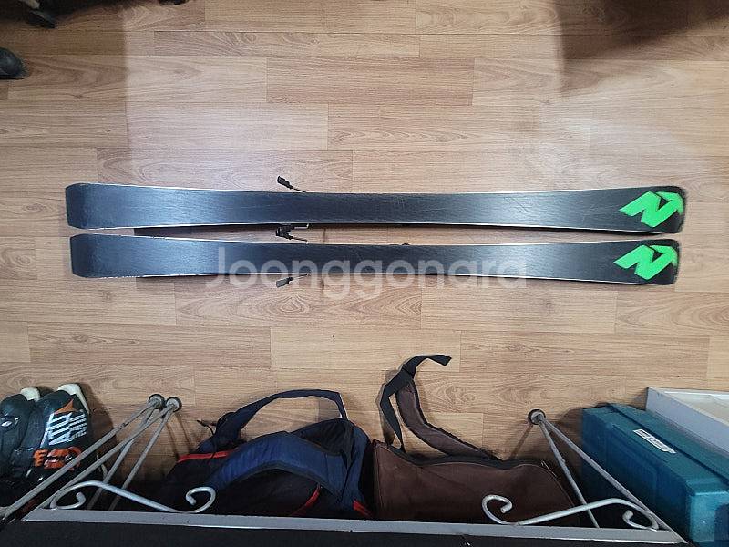 고급스키 7대, 스키부츠 2개, 보드부츠1개--5